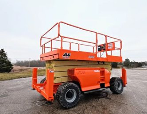 Slab Scissor Lifts 

A slab scissor lift will prefer indoor use or smooth surfaces and level surfaces.