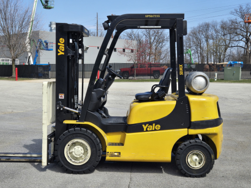 Ensure that it comes equipped with safety features, operator compartments, and energy-saving batteries. Several of National Lift's Stand-Up Forklifts for Sale include such standards. 