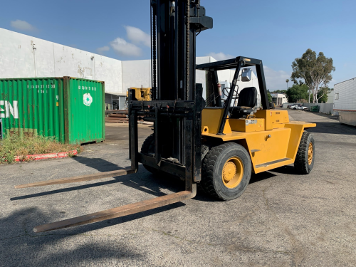 Telehandler forklifts for sale available in the market are versatile machines that can move on tough terrains and lift heavy loads. 