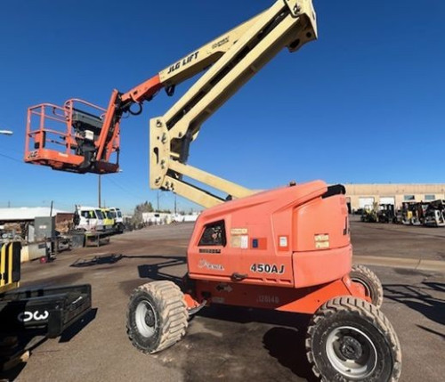 Towable boom lift for sale is best for projects that involve frequent relocations because of their compact and lightweight design. Among the available towable boom lifts, this is the most portable. 