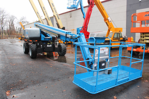 Telescopic boom lifts, also known as straight boom lifts, are advanced aerial work platforms designed to enable access to high and difficult-to-reach locations. 