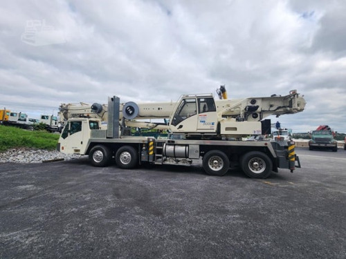 The boom truck for sale is a multipurpose hoisting as well as cradling machine that can lift hoist and transport massive loads since these machines are equipped with boom.  