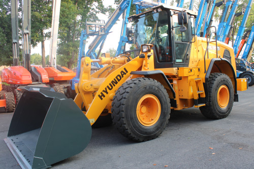 National lifts offer a great number of used construction equipment for sale that we can supply builders, contractors, and even construction companies with cheap alternatives.