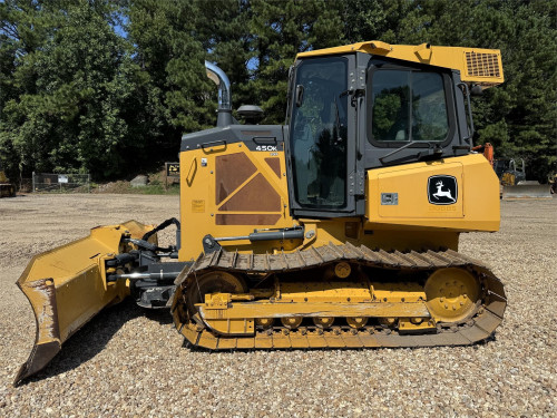  dozers for sale are, in most cases, ready to be acquired and put to work immediately, unlike new machinery that comes with longer delivery times. This ensures that your projects will start without any unnecessary delays. 