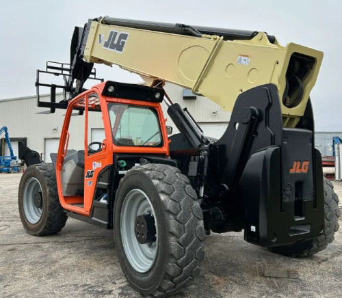 Telehandler forklifts for sale: Telehandlers are necessary for all sorts of projects because they can traverse even the roughest terrains effortlessly and raise huge goods to remarkable heights.