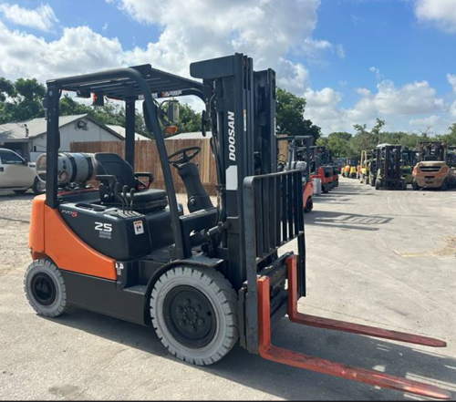 Cherry picker forklifts for sale are specifically designed with safety in mind. They are fitted with stabilizers, harnesses, and user-friendly control panels to ensure the operator is safe.